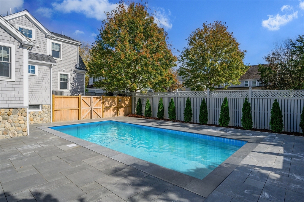 21 Cockachoiset Ln