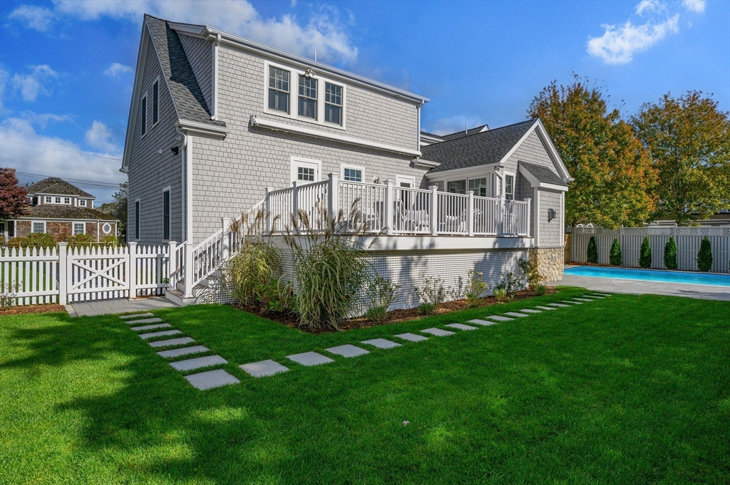 21 Cockachoiset Ln