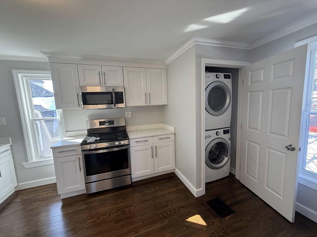 30 Thornley St # 2