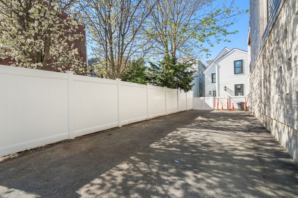 162 W Seventh Street