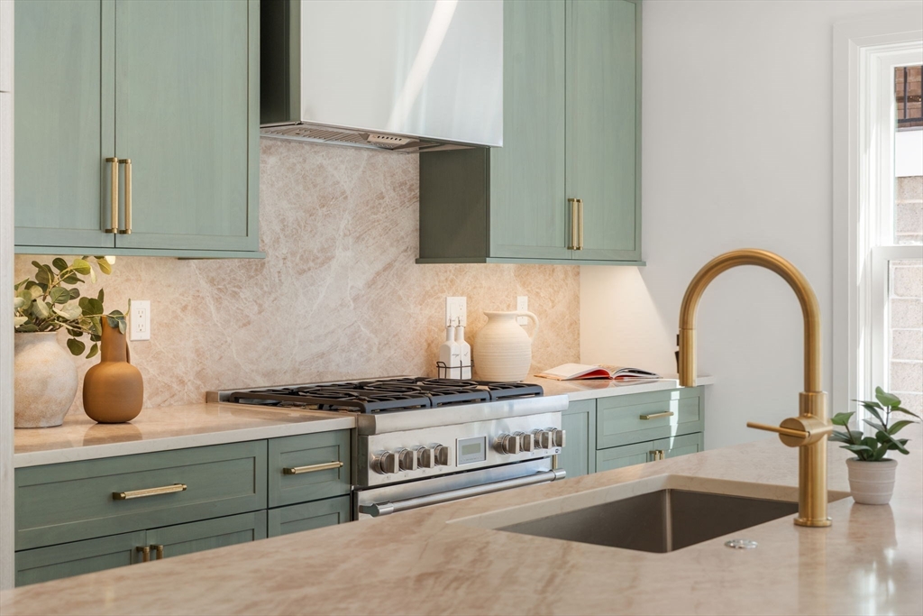 162 W Seventh Street