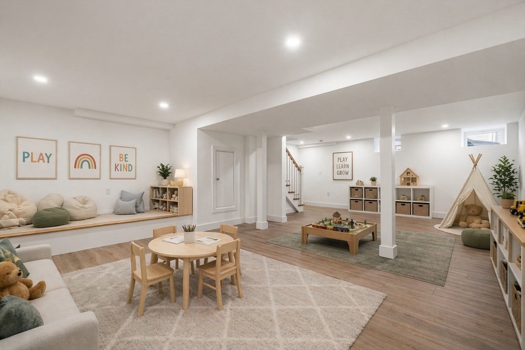 162 W Seventh Street