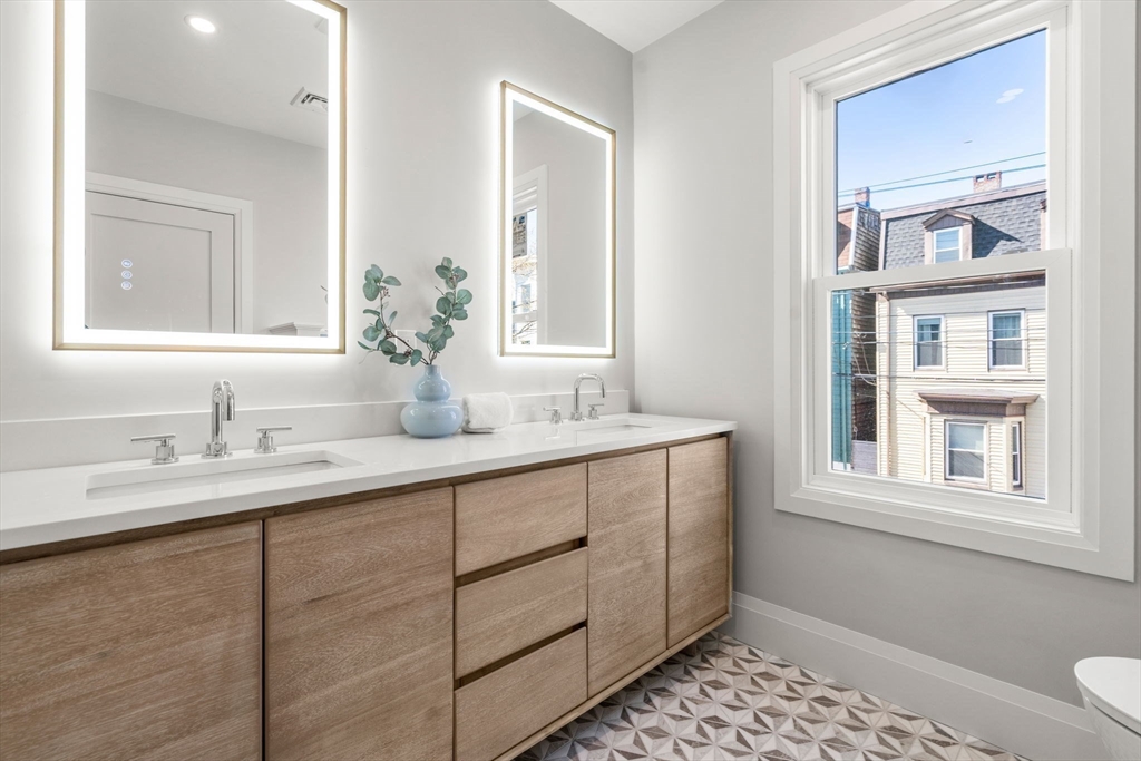 162 W Seventh Street