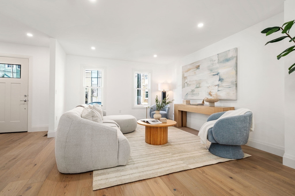 162 W Seventh Street