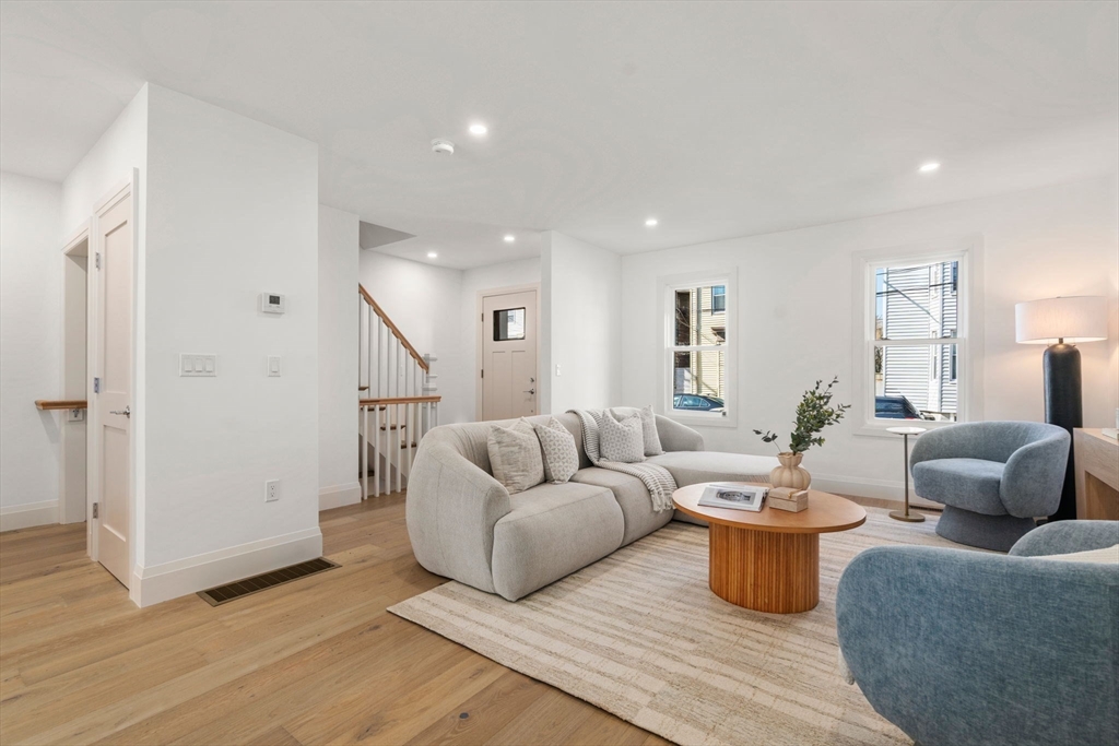 162 W Seventh Street