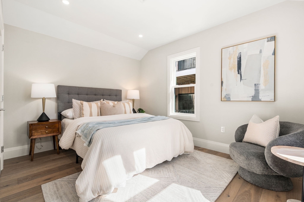 162 W Seventh Street