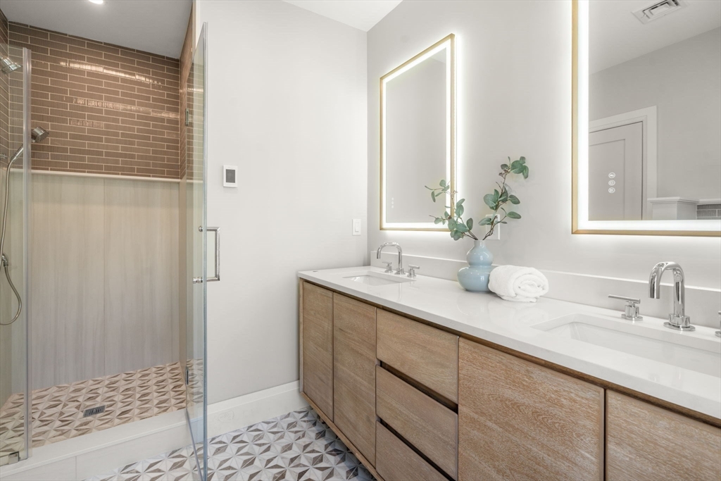 162 W Seventh Street