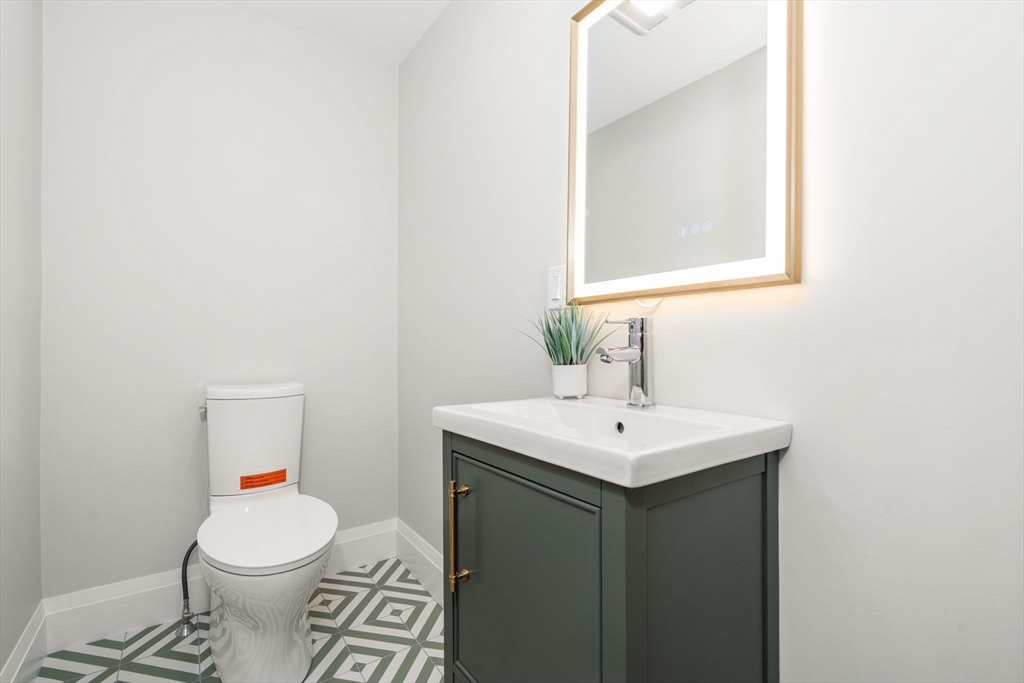 162 W Seventh Street