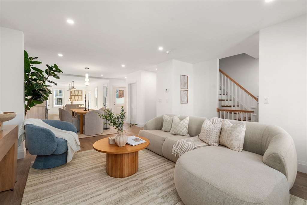 162 W Seventh Street