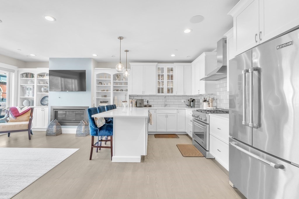 199 W 8th St # 6