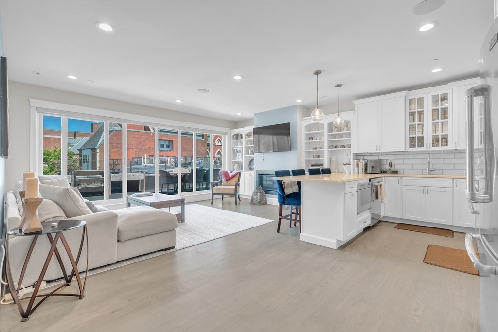 199 W 8th St # 6