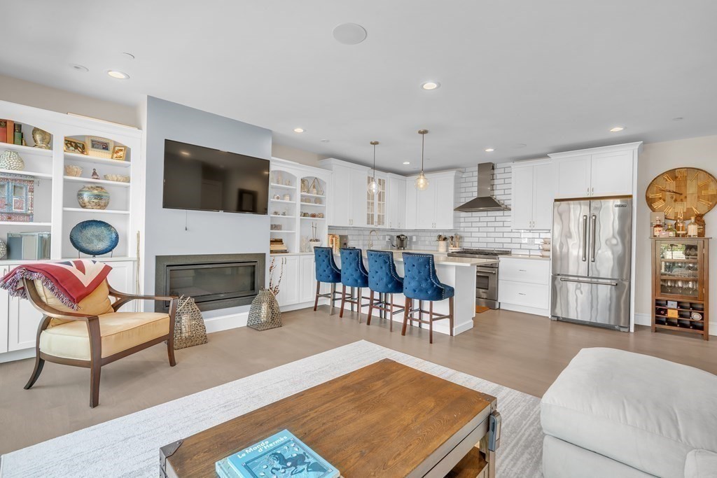 199 W 8th St # 6