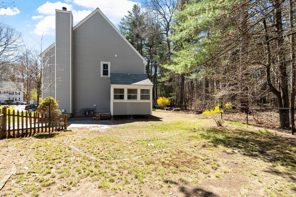 7 Samantha Ln # B