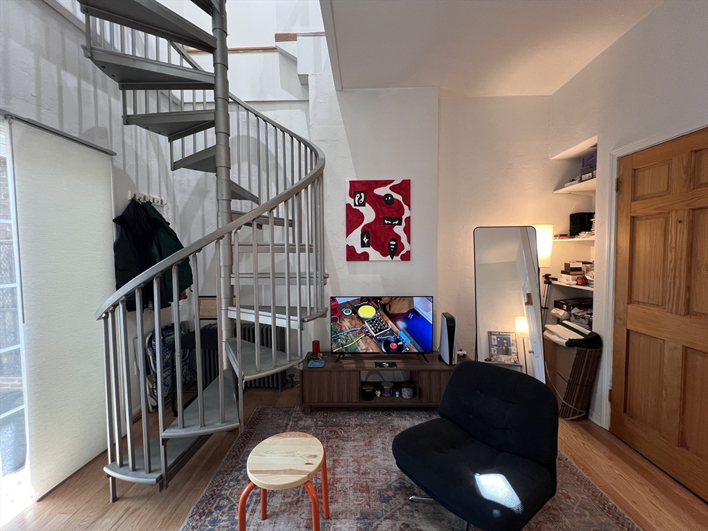 703 E Broadway # 2