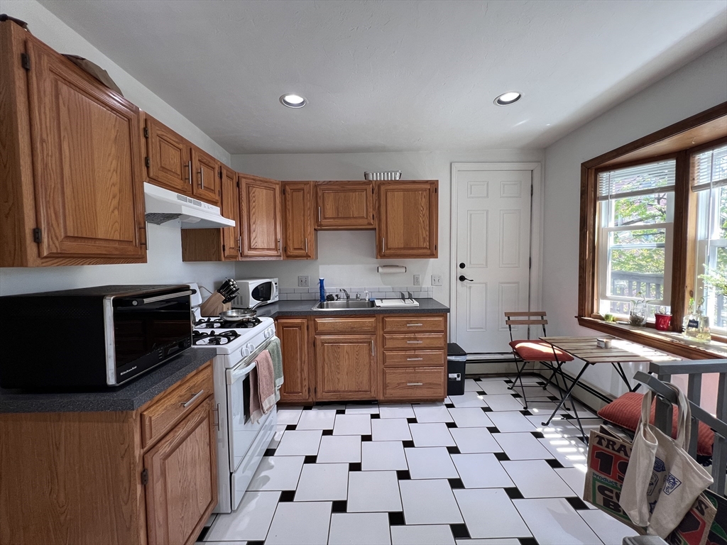703 E Broadway # 2