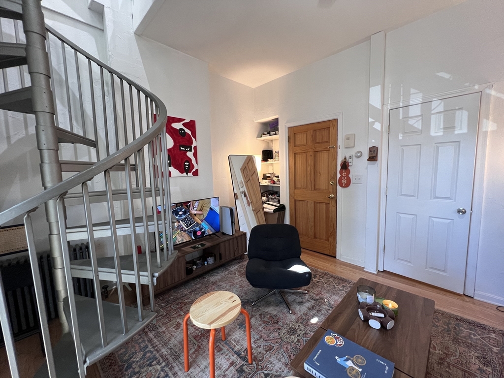 703 E Broadway # 2