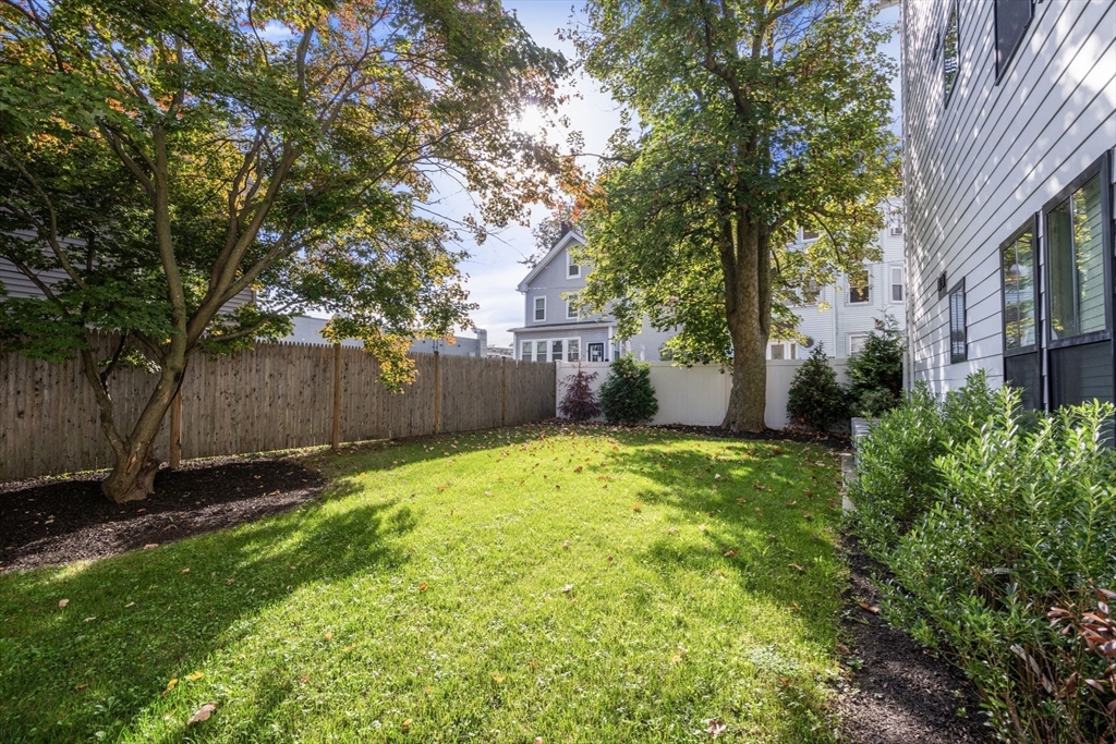 19 W Tremlett St # 4