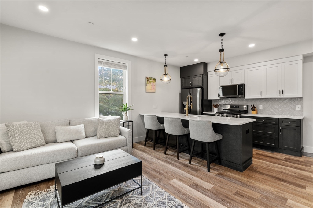 19 W Tremlett St # 4