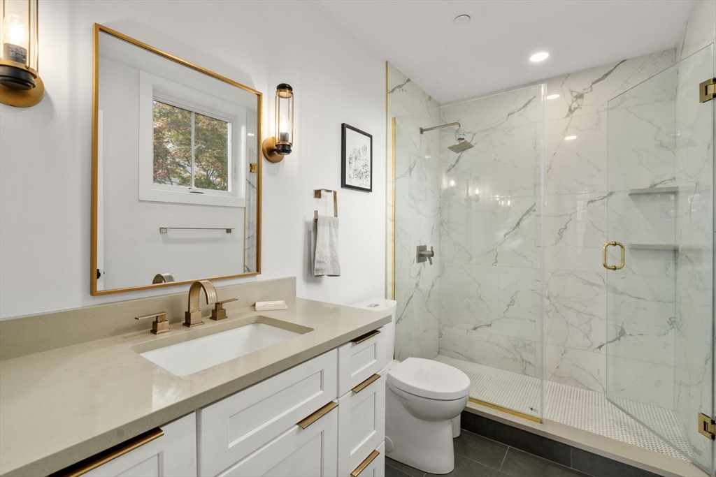 19 W Tremlett St # 4
