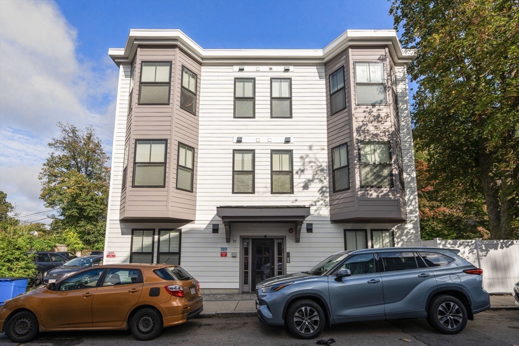 19 W Tremlett St # 4