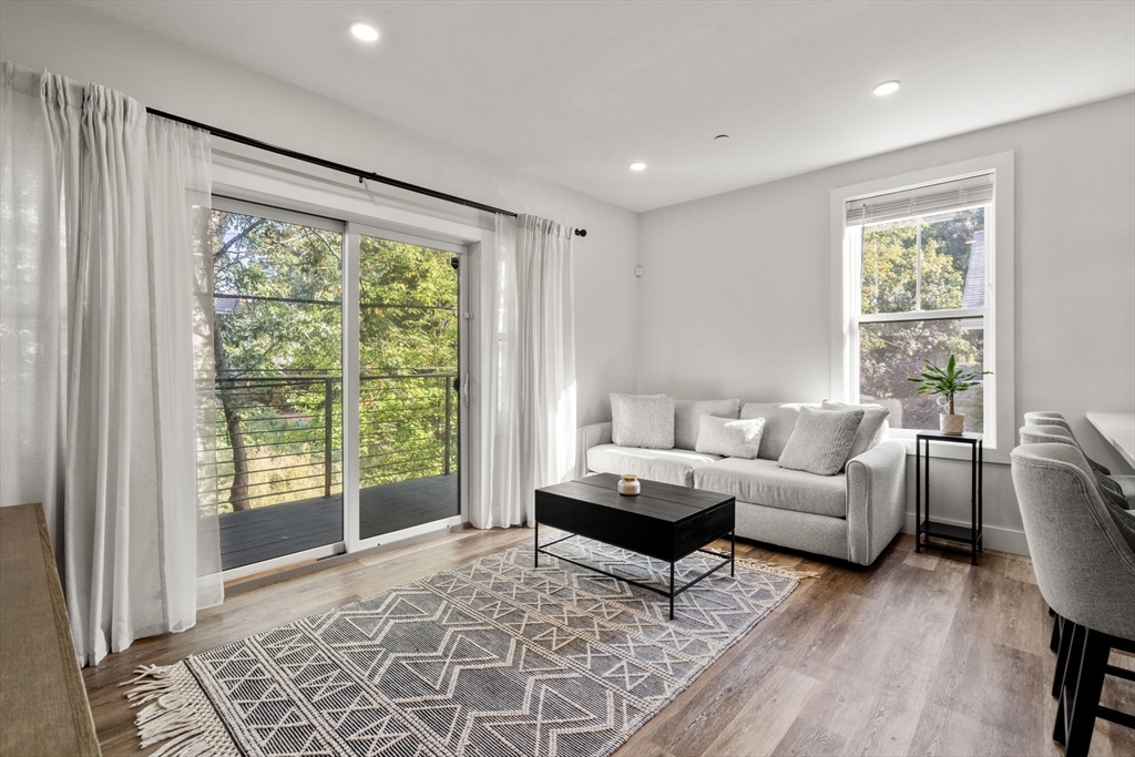 19 W Tremlett St # 4
