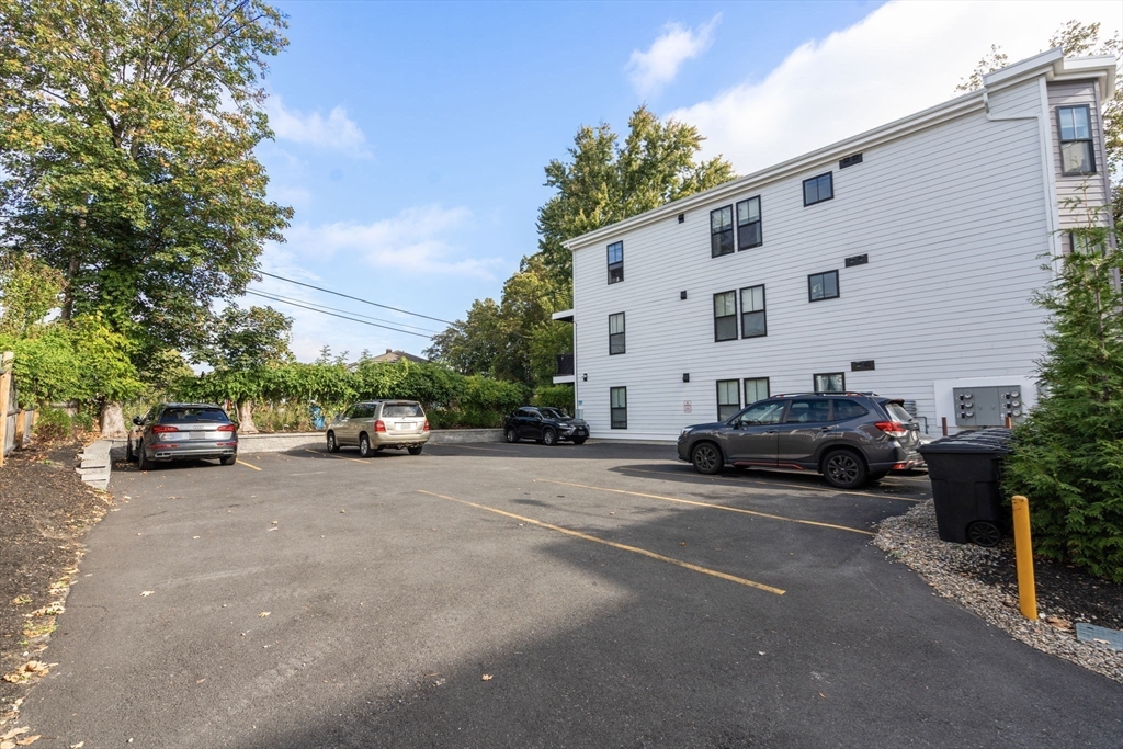 19 W Tremlett St # 4