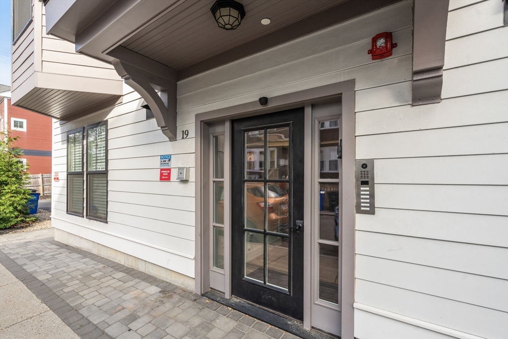 19 W Tremlett St # 4