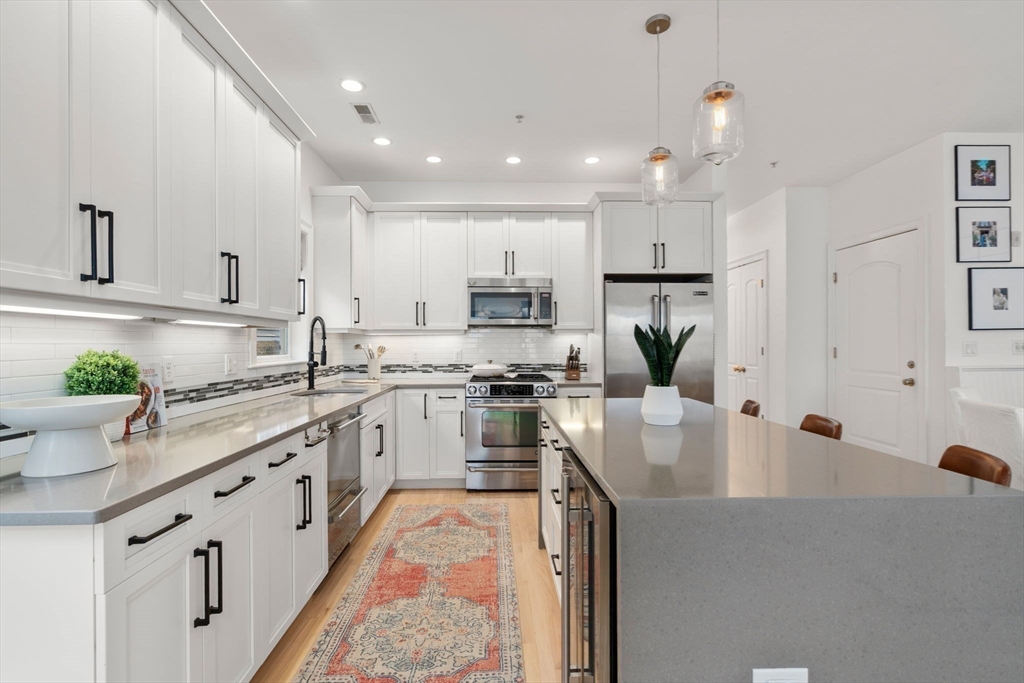 745 E Broadway # 3