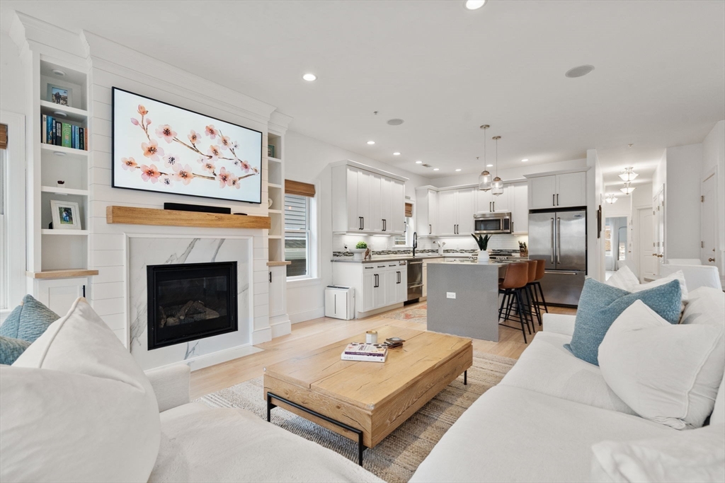 745 E Broadway # 3