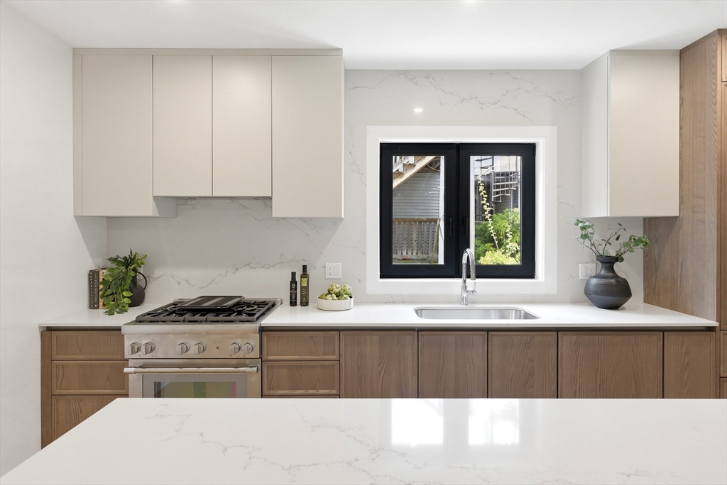 211 Tudor Street # 211