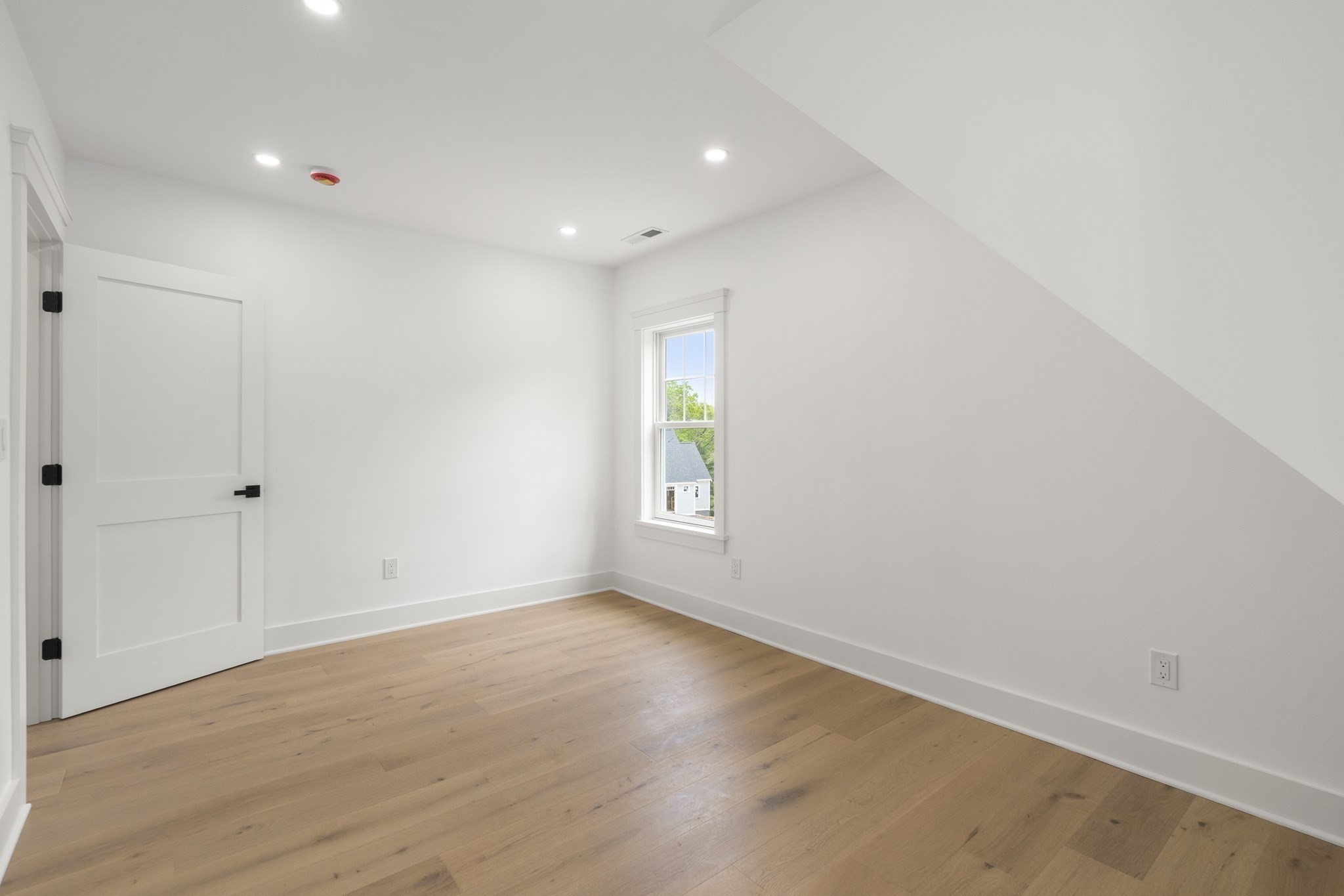 10 Laurel Ln