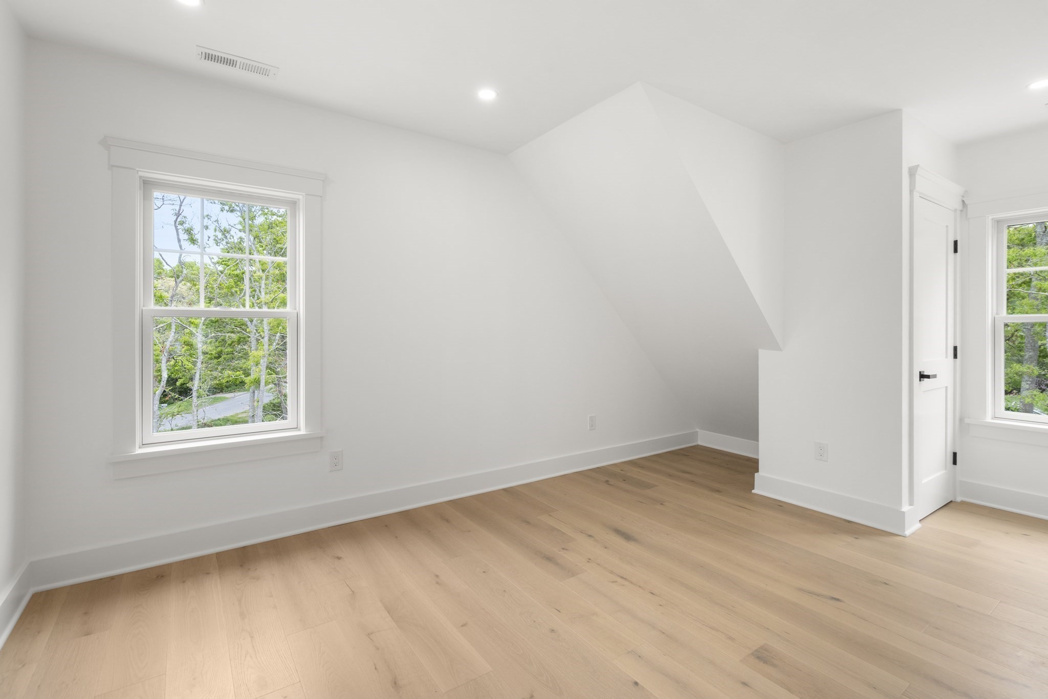 10 Laurel Ln