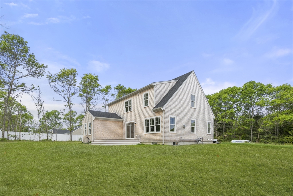 10 Laurel Ln