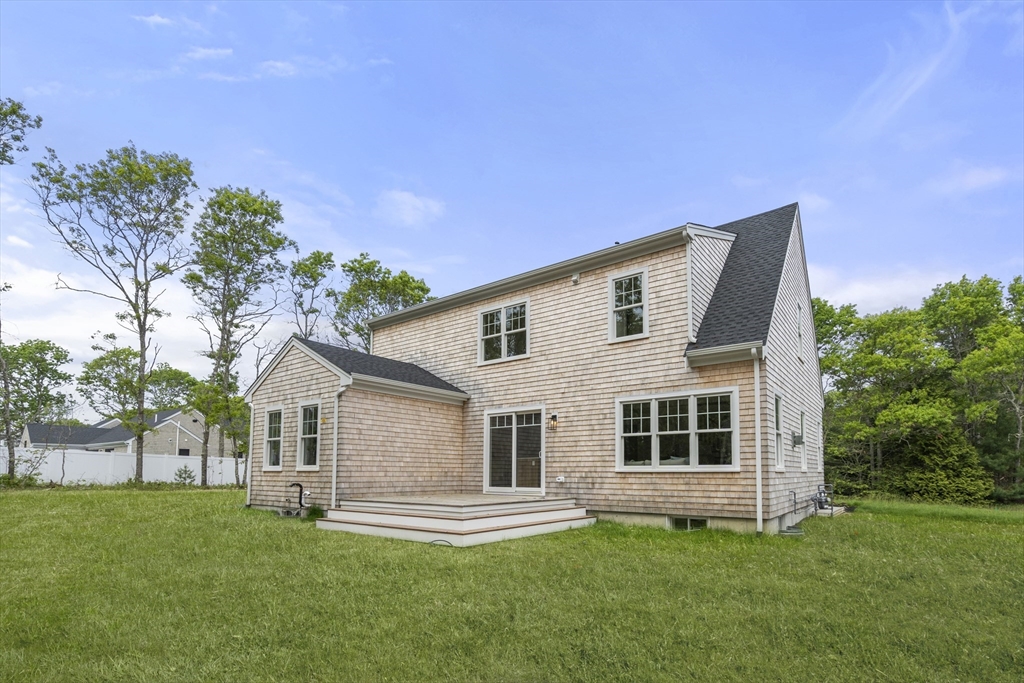 10 Laurel Ln