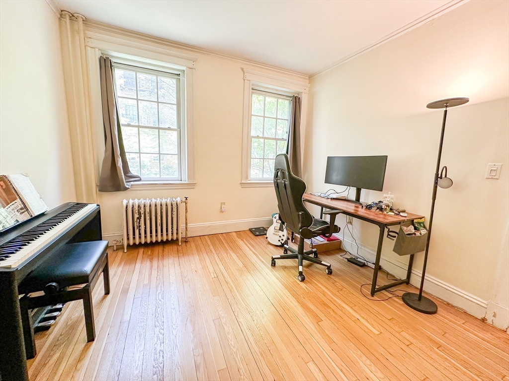 854 Massachusetts Ave # 3