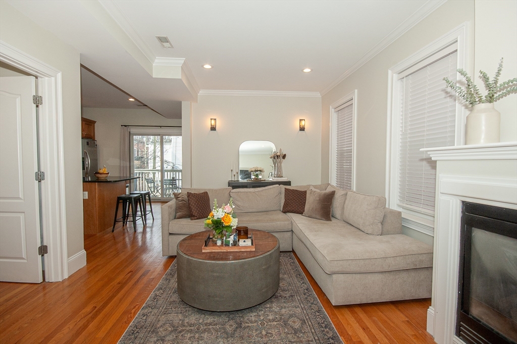 2 Burnham Pl # 2
