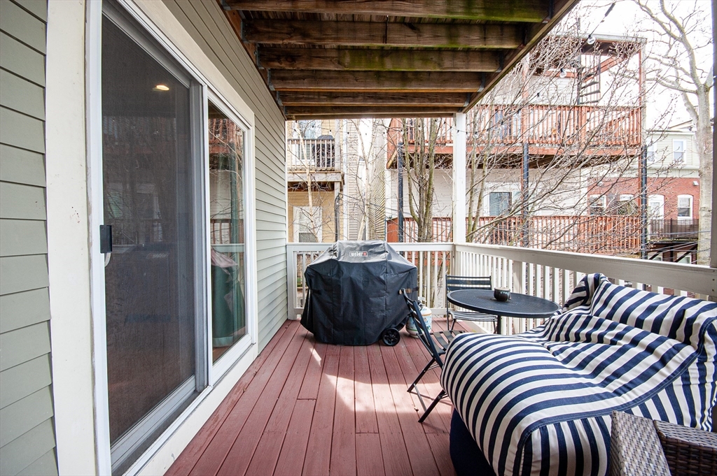 2 Burnham Pl # 2
