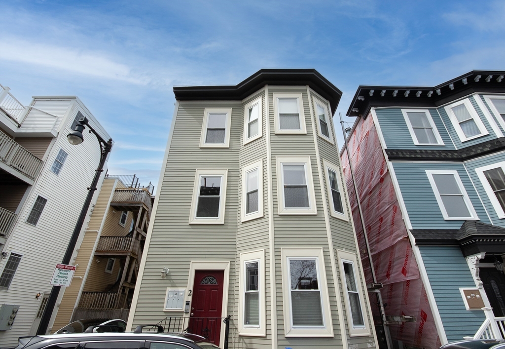 2 Burnham Pl # 2