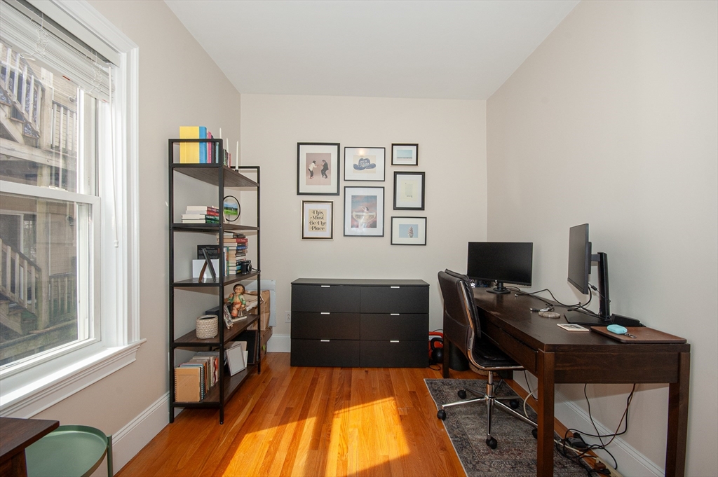 2 Burnham Pl # 2