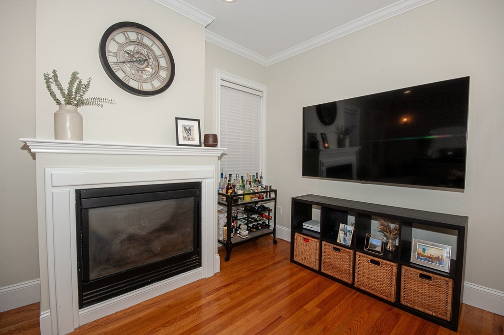2 Burnham Pl # 2