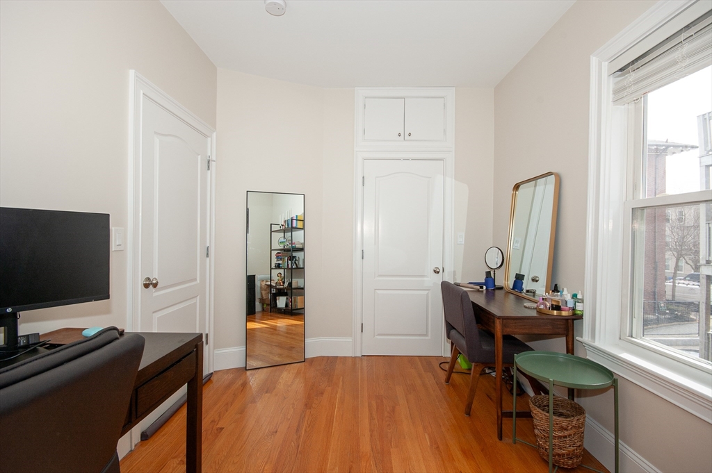 2 Burnham Pl # 2