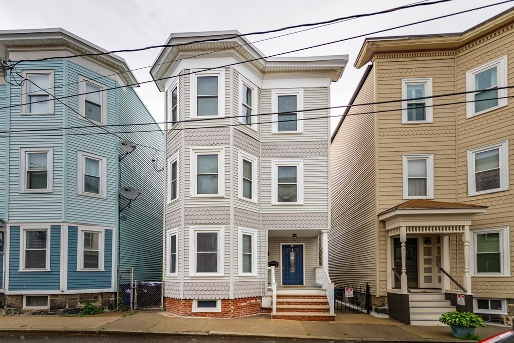 10 Peters St # 3