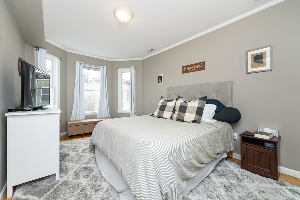 10 Peters St # 3
