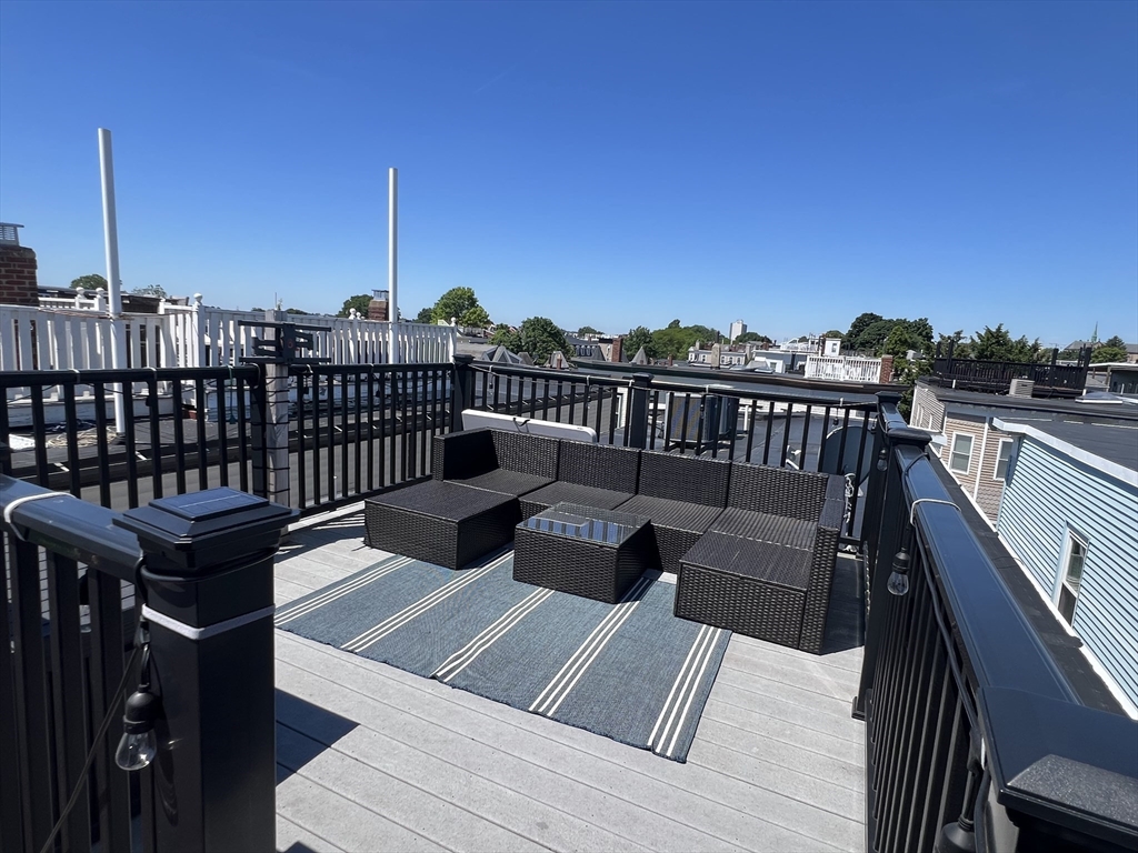 10 Peters St # 3