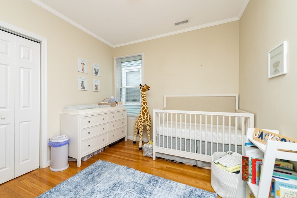 10 Peters St # 3