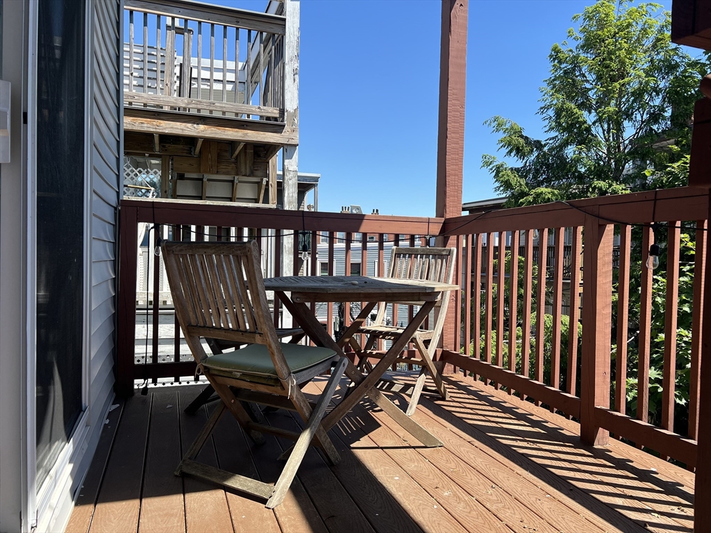 10 Peters St # 3