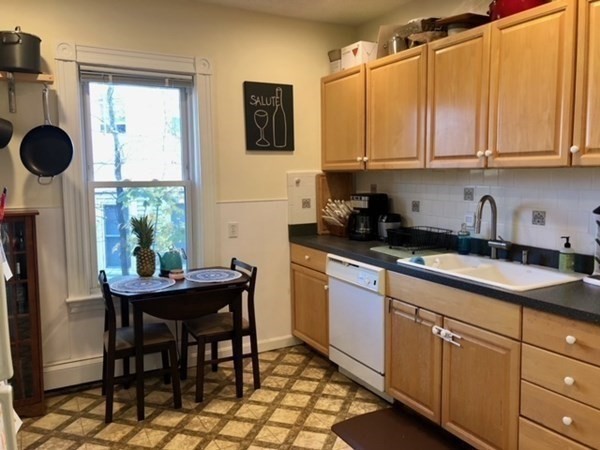 102 Putnam St Unit: -