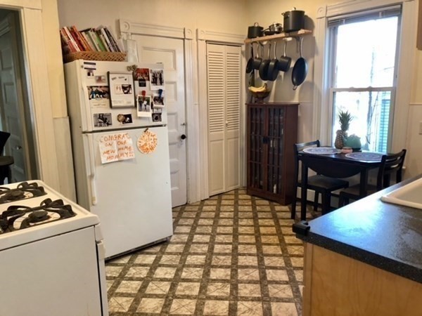 102 Putnam St Unit: -