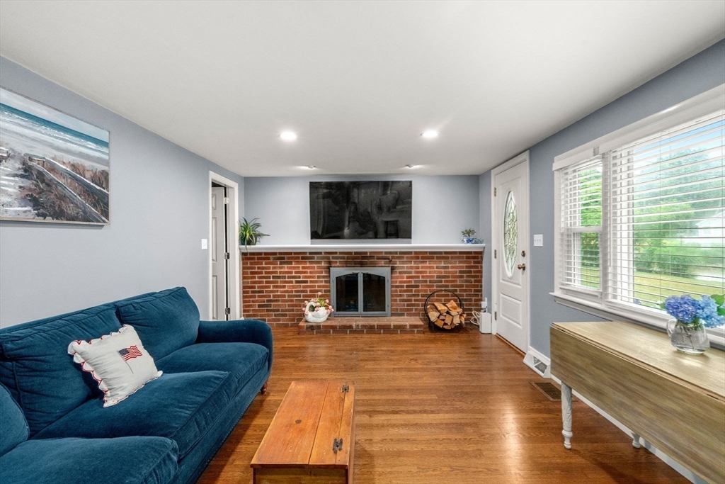 29 Silver Birch Ave