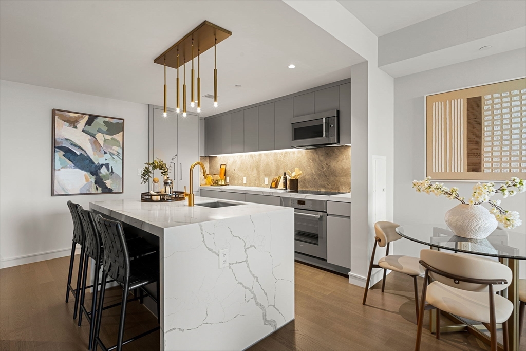 55 Lagrange St Unit: PH21C